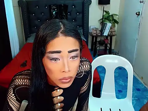 Pokazy przed kamerką – AsianBaddieTS