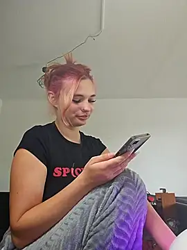 MaddieBaddieee – webcam-show