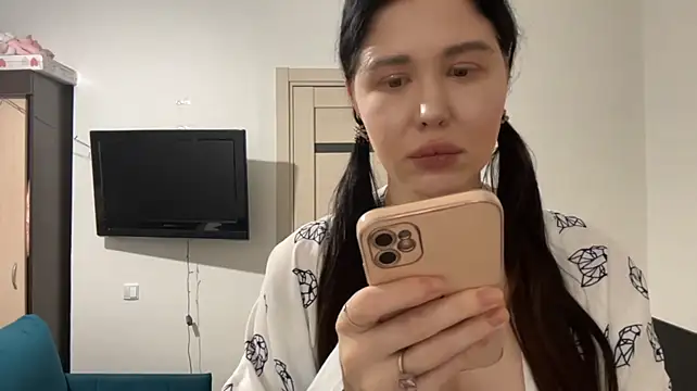 Show modela RomeliaGemmer na web-kameri