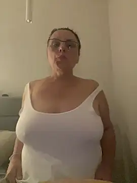 Show modela Vanillaecho7632 na web-kameri