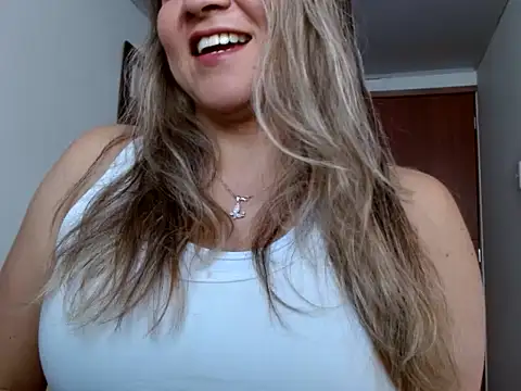 Chat +18 de officialrosevelvett ao vivo