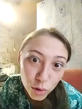 Jen-lov Show in webcam