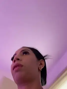 XXX chat uživo modela MAHOMI_ROSE