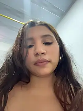 Chat XXX en directo de MiahJones_