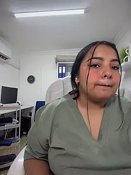 Mia_roussee_: διαδικτυακό σόου στην κάμερα