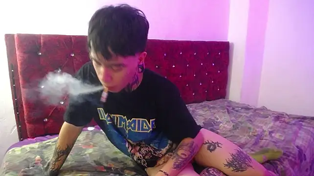 Show modela smoker_kenny na web-kameri