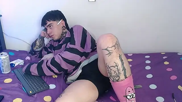 Show modela smoker_kenny na web-kameri