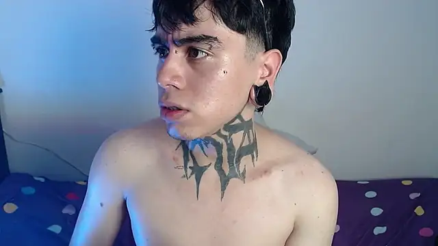 Show modela smoker_kenny na web-kameri
