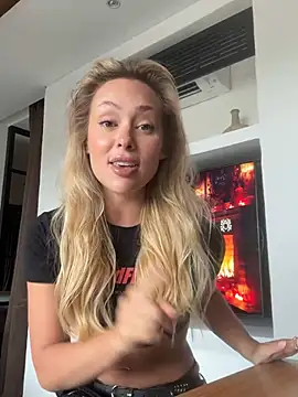 LiaLemo Show Webcam
