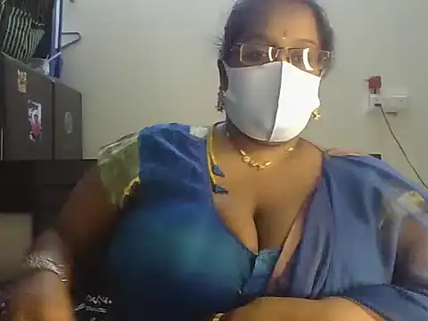 Sexynimmi Adlı Modelin Canlı XXX Sohbeti