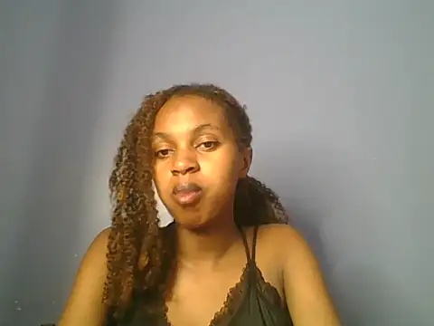 Sweet-creme's Live XXX Chat