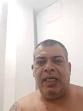 Show modela losbonbones na web-kameri