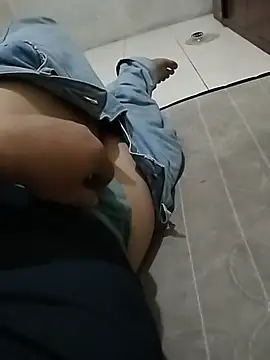 TriaEru69 网络视讯表演