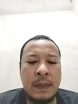 Riu696 在線直播表演