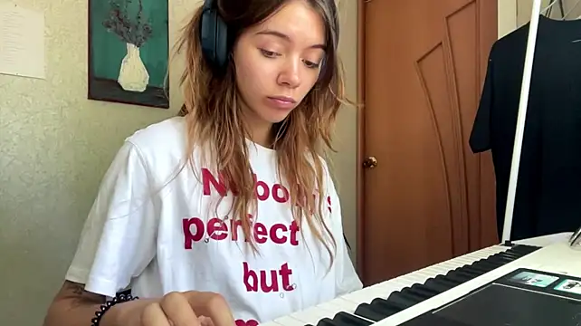 צ'אט XXX בשידור חי של meowskyy