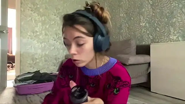 meowskyy Adlı Modelin Canlı XXX Sohbeti