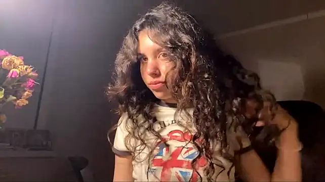 צ'אט XXX בשידור חי של MeggyCartie