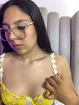 Show modela lexy_evannss na web-kameri