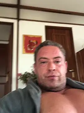 Show modela Pierre98767 na web-kameri