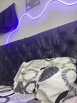 Show de Xbby-Love-BJ na webcam
