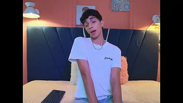 ero_boy24 webcam show