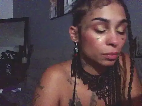 CherryMoonXxx's Webcam Show