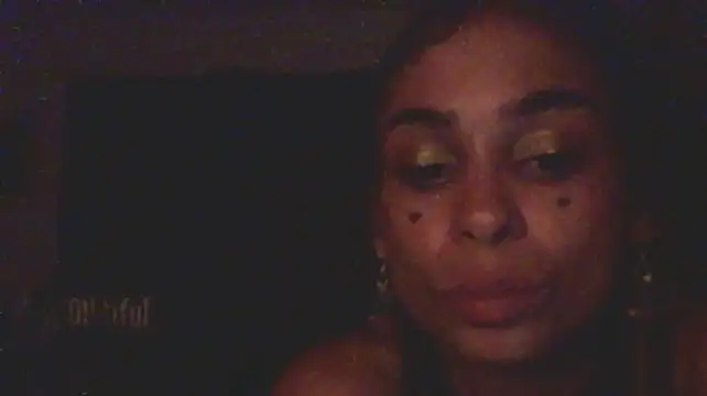 CherryMoonXxx: διαδικτυακό σόου στην κάμερα