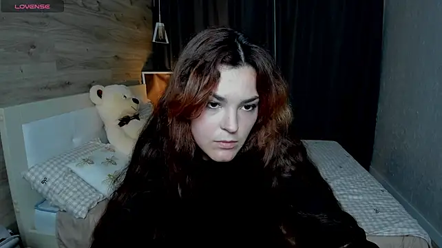 Show modela LeyaaStarr na web-kameri