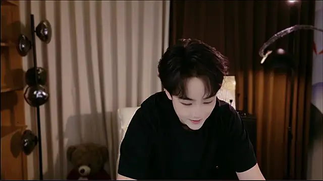 CaiYizhixun Show Webcam