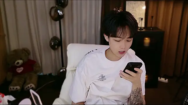 CaiYizhixun 在線直播表演