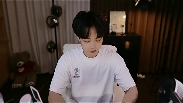 CaiYizhixun Pertunjukan Webcam
