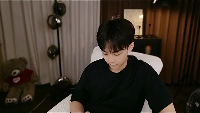 CaiYizhixun 在線直播表演