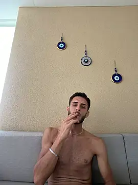 suissegigolo1 网络视讯表演