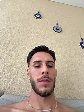 Show modela suissegigolo1 na web-kameri
