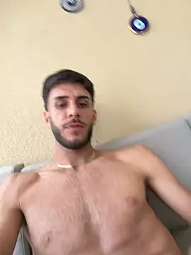 suissegigolo1 Show in webcam