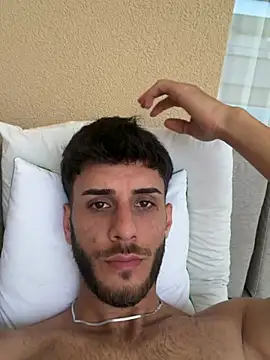 suissegigolo1: διαδικτυακό σόου στην κάμερα