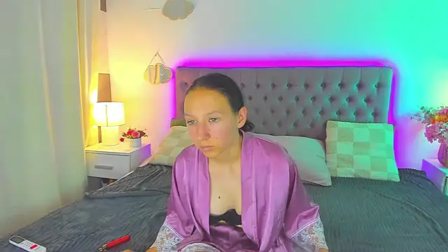 Show modela VanessaSims na web-kameri