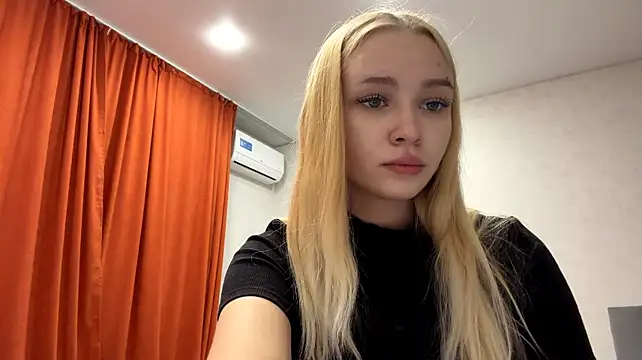 LovelyLisy's Webcam Show