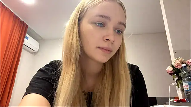 Show modela LovelyLisy na web-kameri
