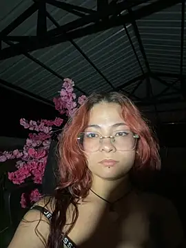NikyFrequency's Live XXX Chat