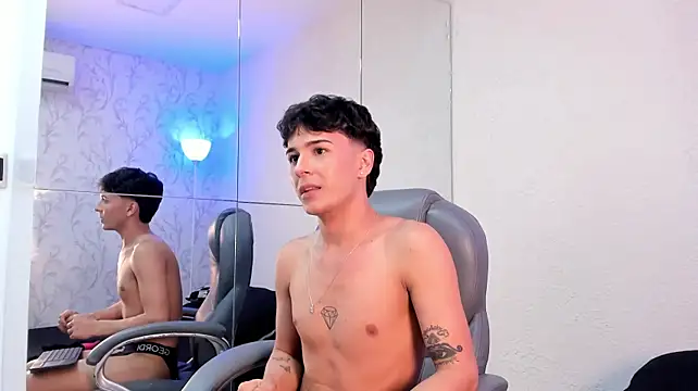 Show modela Brady_Simmons na web-kameri