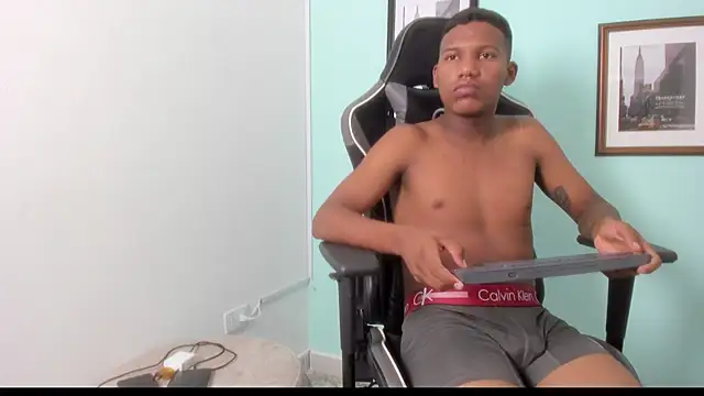 Вебкам-шоу sergio_cum21