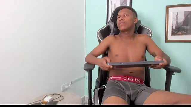 sergio_cum21 Webcamshow