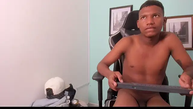 sergio_cum21's Webcam Show