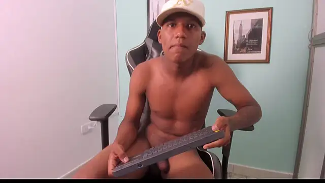 Show de sergio_cum21 na webcam