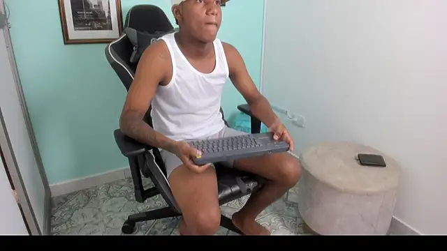 הופעת וובקאם של sergio_cum21
