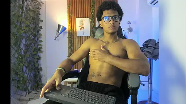 Show modela Kendo_720 na web-kameri