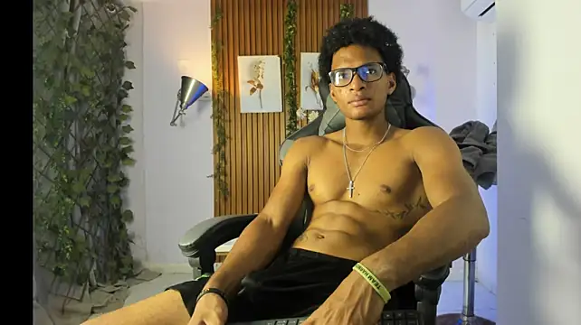 Show modela Kendo_720 na web-kameri