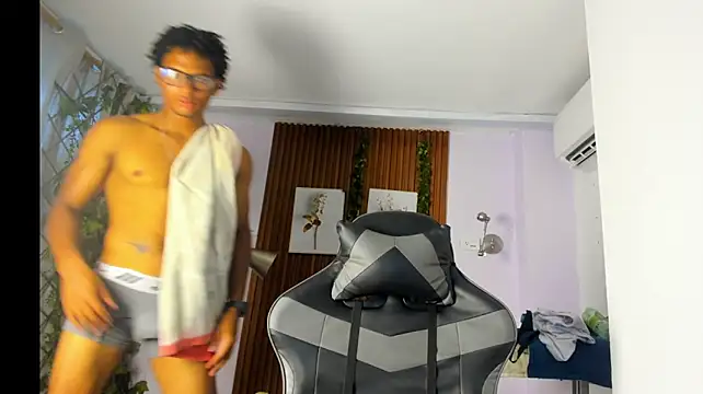 Show modela Kendo_720 na web-kameri