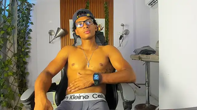 Show modela Kendo_720 na web-kameri